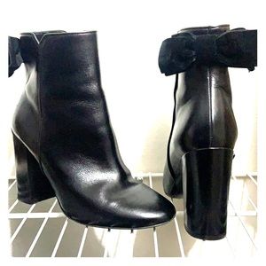 Kate spade black bootie garnet bow sz 8